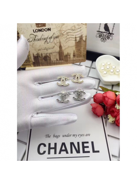Белый Серьги Chanel белый маленький значок