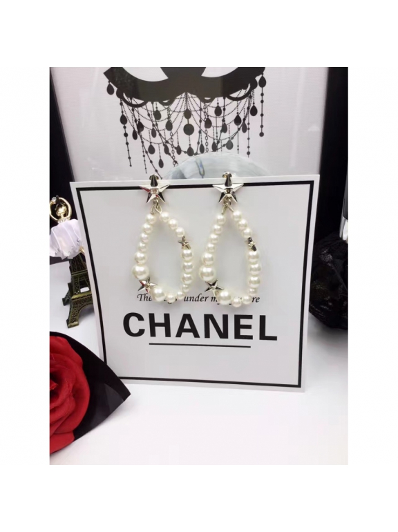 Белые серьги Chanel звезды белые жемчужинки
