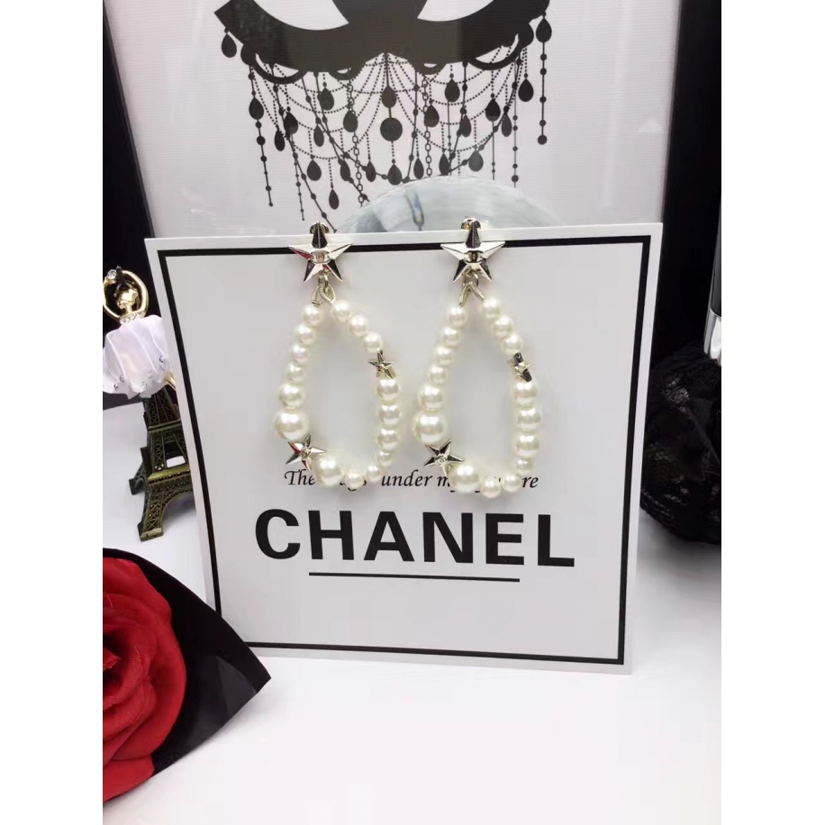 Белые серьги Chanel звезды белые жемчужинки