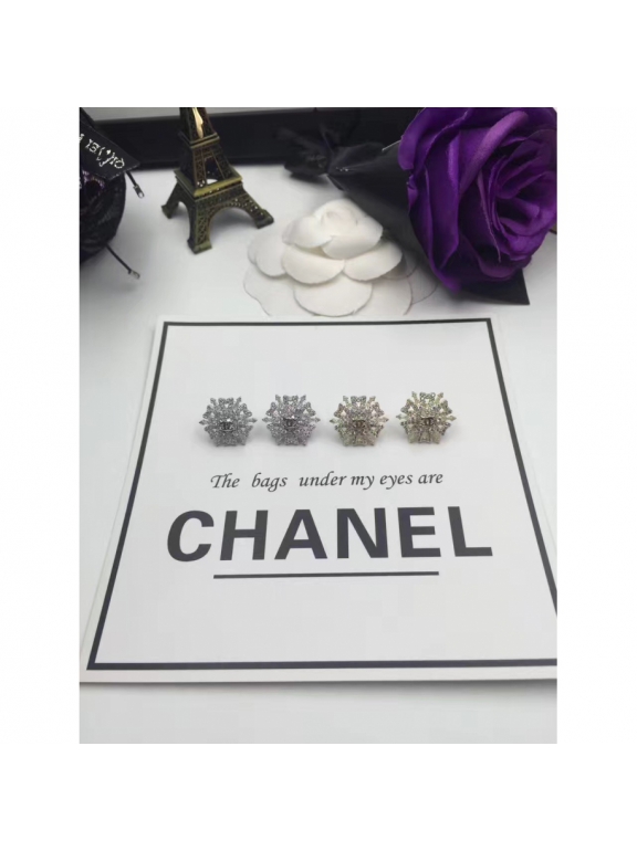 Белые Серьги Chanel золотые сердца стрелы камни