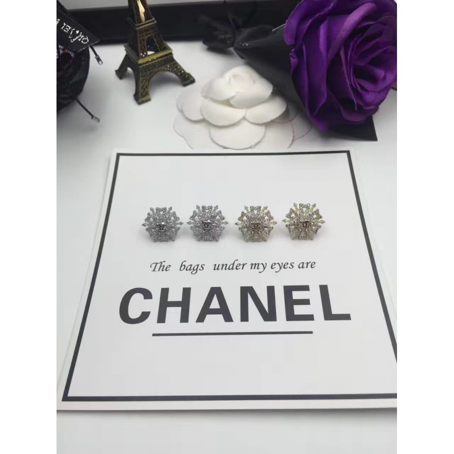 Белые Серьги Chanel золотые сердца стрелы камни
