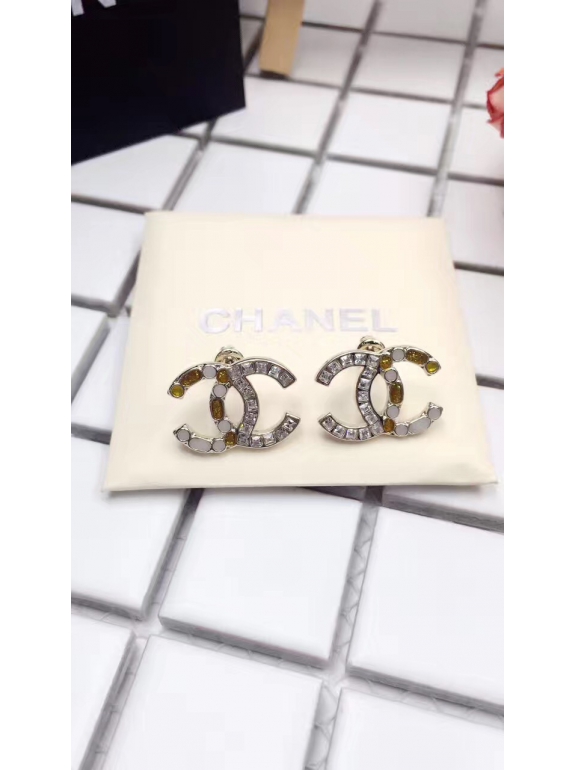 Золотые Серьги Chanel значок бело - коньячные камни
