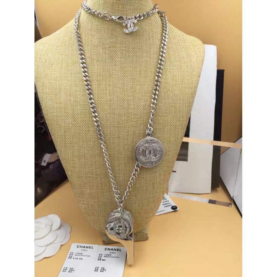 Белое Колье Chanel свисток белый