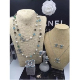Бирюзовое Колье Chanel бело - прозрачно - голубые жемчужинки бирюза