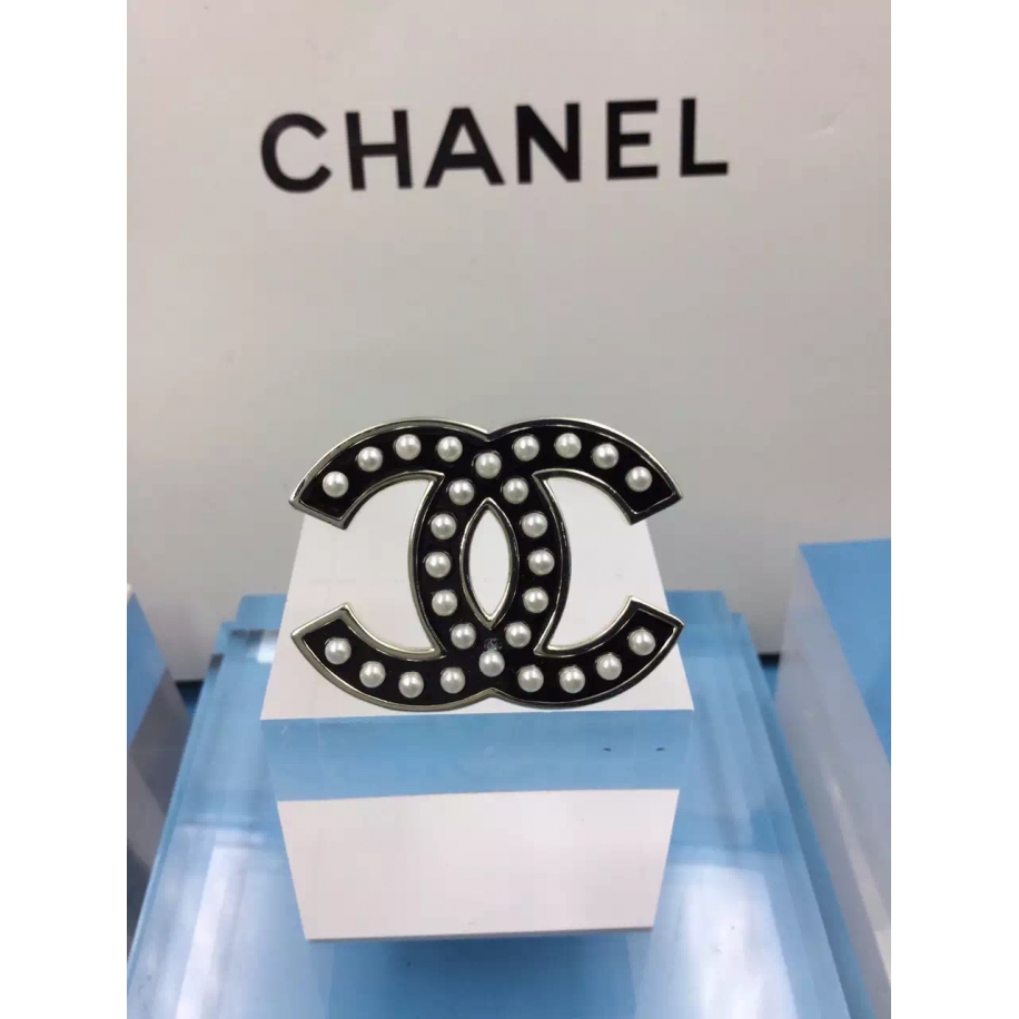 Черная Брошка Chanel черные значок эмаль жемчужинки