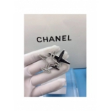 Белая Брошка Chanel белые самолеты камни