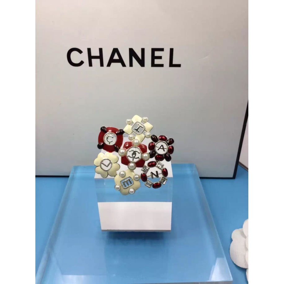 Золотая Брошка Chanel цветы бежево - красные