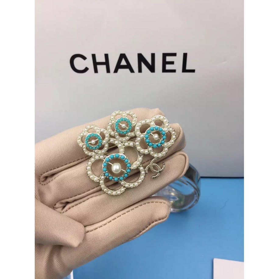 Золотая Брошка Chanel цветы бирюзово - белые жемчужинки