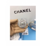 Белая Брошка Chanel белый круг жемчужинки синие камни