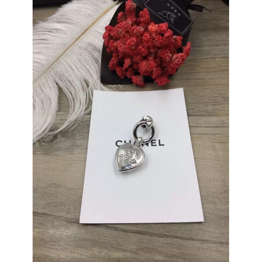 Белая Брошка Chanel значок сердечко прозрачный белый