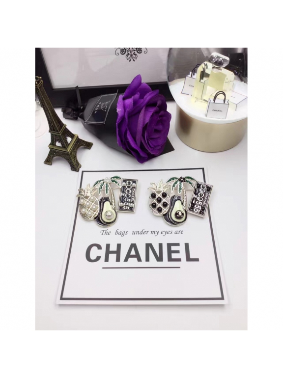 Золотая Брошка Chanel авокадо белое