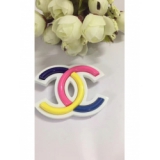 Разноцветная Брошка Chanel разноцветный значок chanel