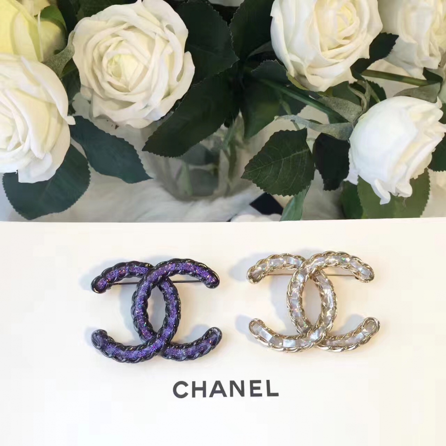 Золотая Брошка Chanel перламутровый золотой значок