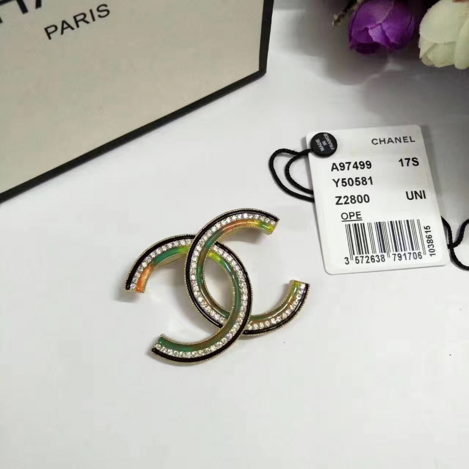Разноцветная Брошка Chanel разноцветная эмаль камни