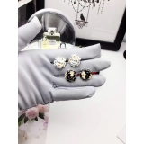 Золотые Серьги Chanel цветочки эмаль розово - черные
