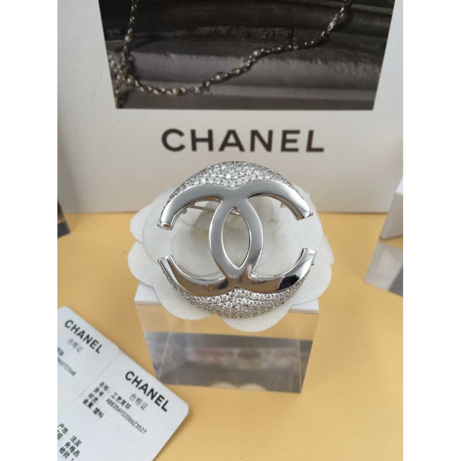 Белая Брошка Chanel значок белый камни