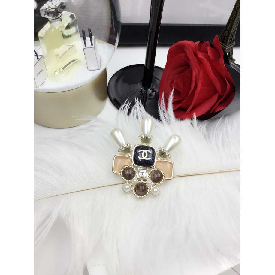 Золотая Брошка Chanel трезубец жемчужинки золотой
