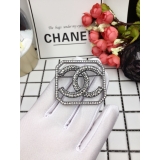 Черная брошка Chanel квадрат 