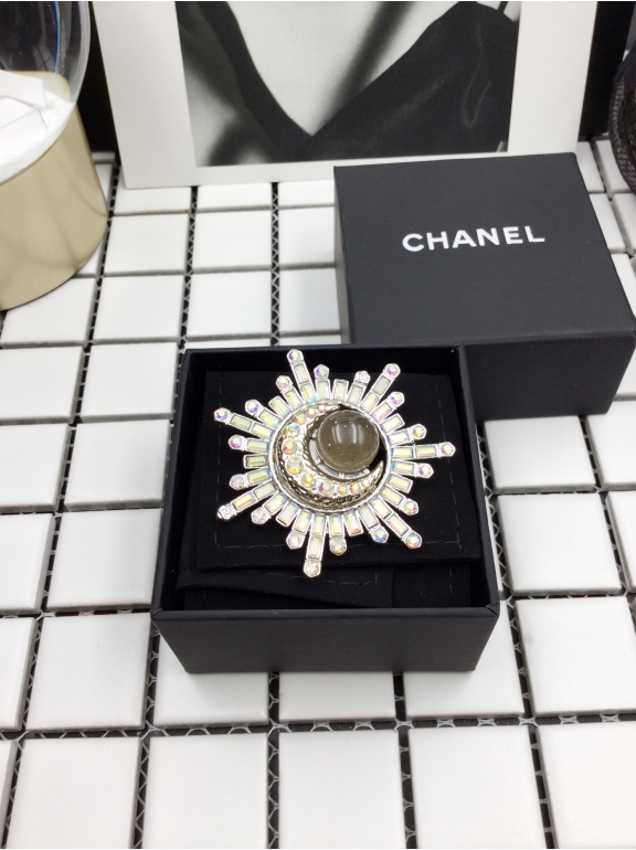 Золотая Брошка Chanel звезда - месяц лунный камень 