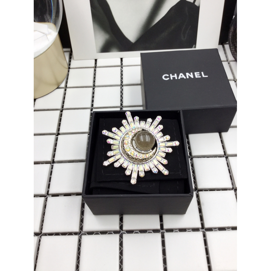 Золотая Брошка Chanel звезда - месяц лунный камень 