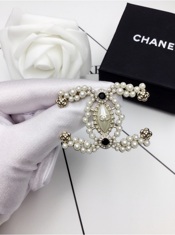 Золотая Брошка Chanel жемчужинки