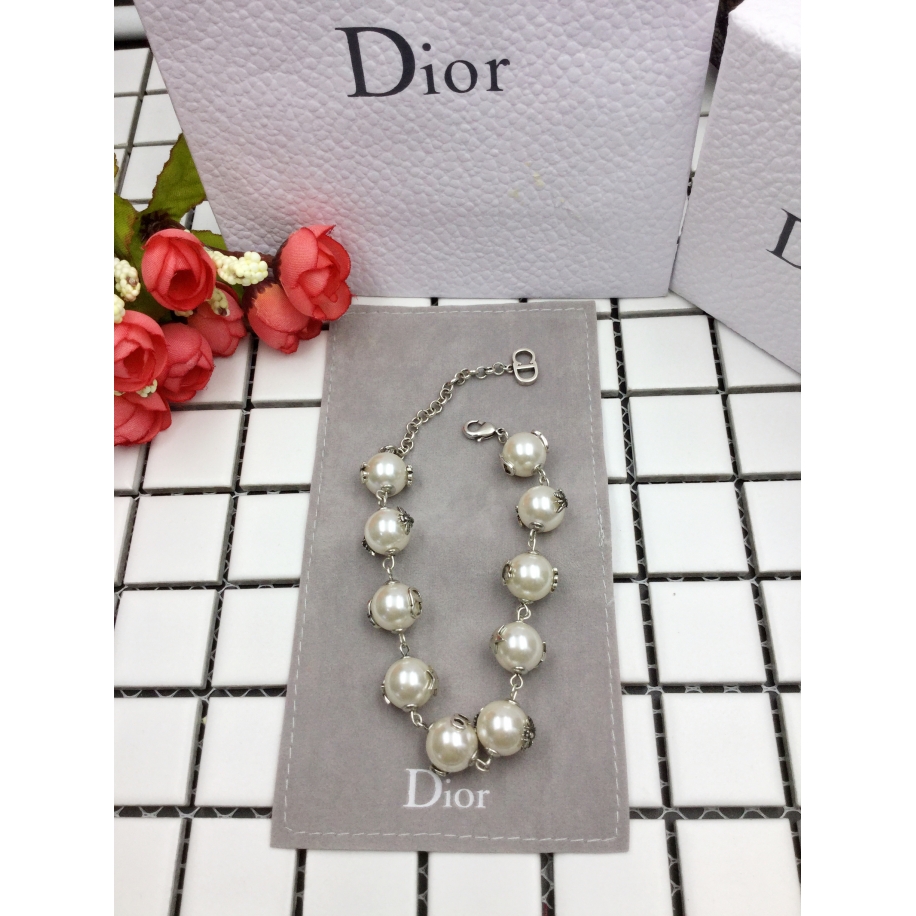 Браслет Christian Dior белые жемчужинки пчелка 8 звезда клевер