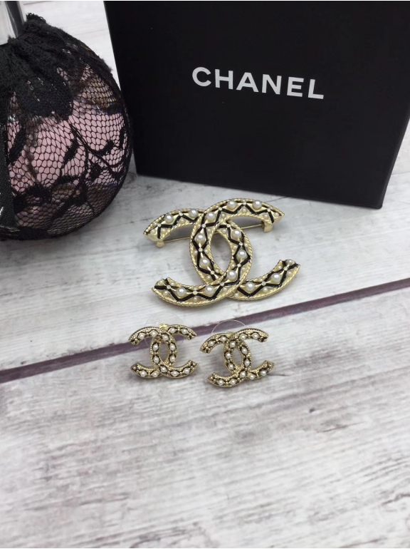  Chanel значок жемчужинки камни 