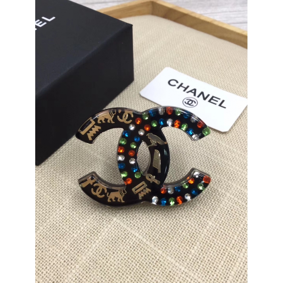 Черная Брошка Chanel разноцветные камни 