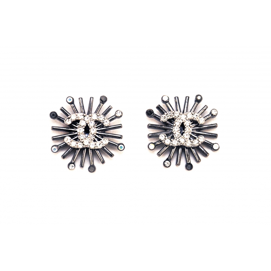 Черные серьги Chanel звезды камни