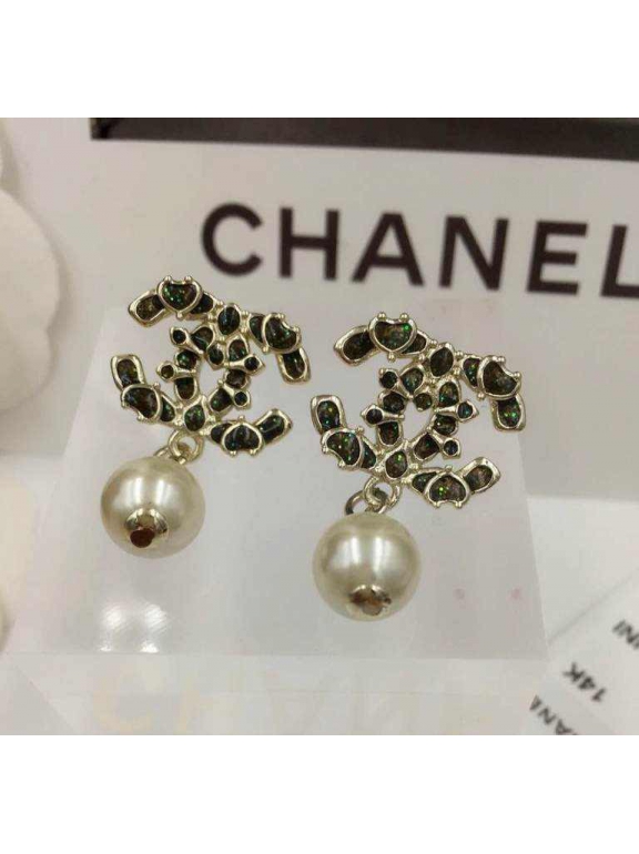 Золотые серьги Chanel перламутр жемчужинка