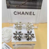 Золотые серьги Chanel жемчужинки