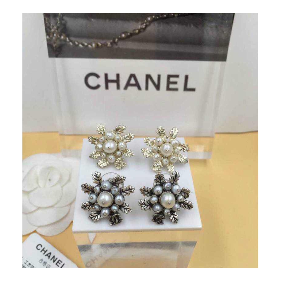 Золотые серьги Chanel жемчужинки