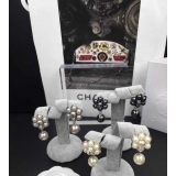 Серые серьги Chanel жемчужинки