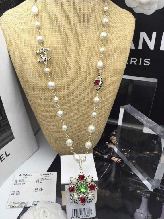 Золотое колье Chanel жемчужинки разноцветные камни