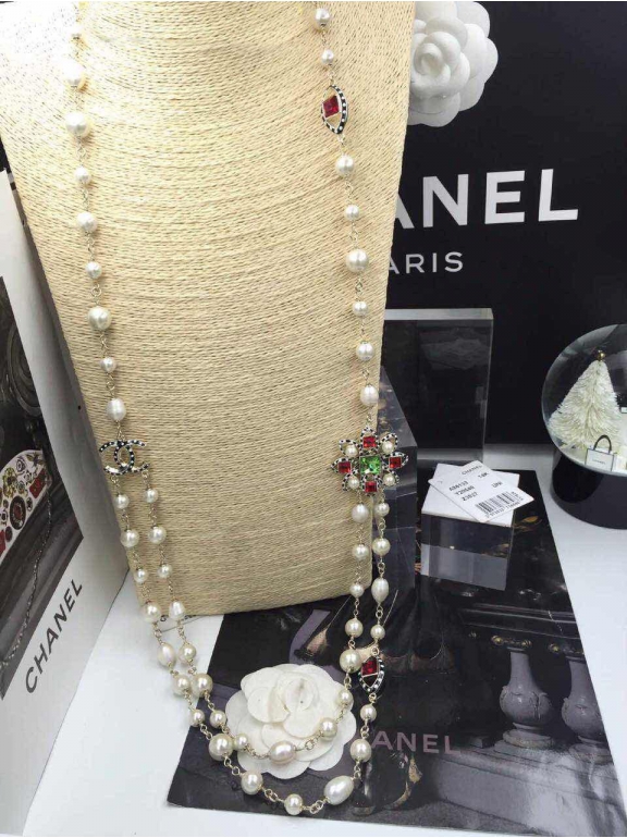 Золотое колье Chanel жемчужинки разноцветные камни
