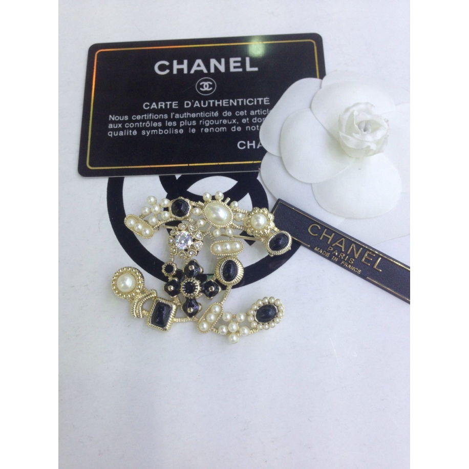 Золотая брошка Chanel жемчужинки